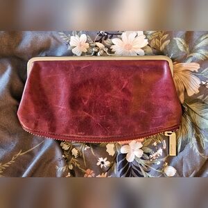 ✨️HOBO Kiss-Lock Millie Clutch/Wallet - Wine Red